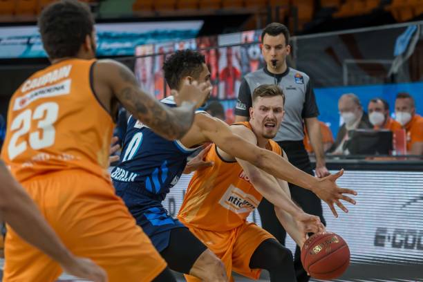 薪金近乎腰 薪金近乎腰