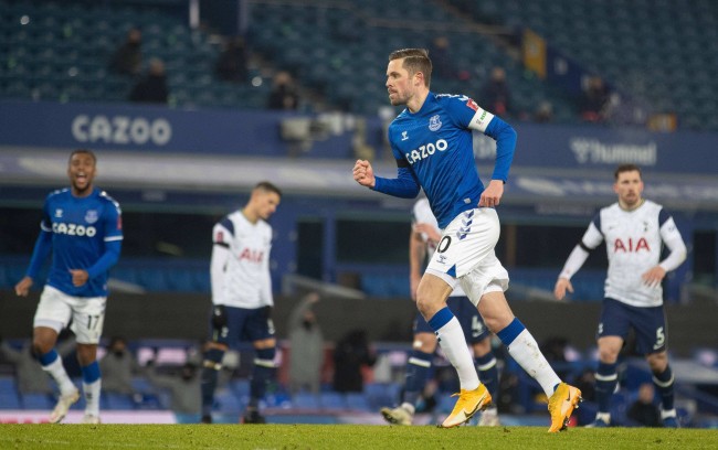 长年的交锋 长年的交锋