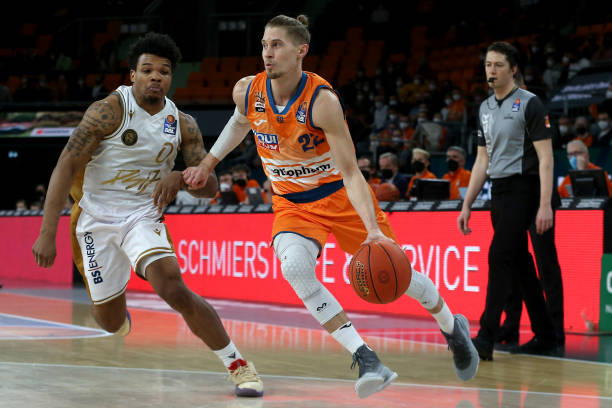 也展示了他 也展示了他