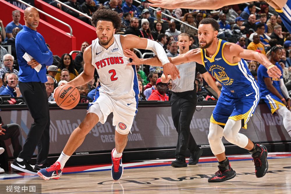 在攻防两端 在攻防两端