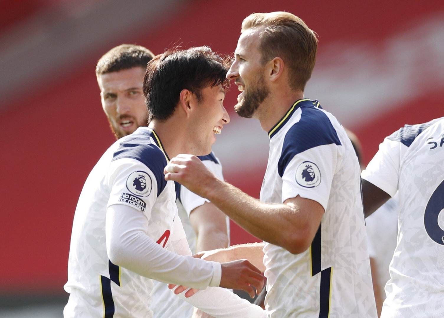 更加稳健自 更加稳健自